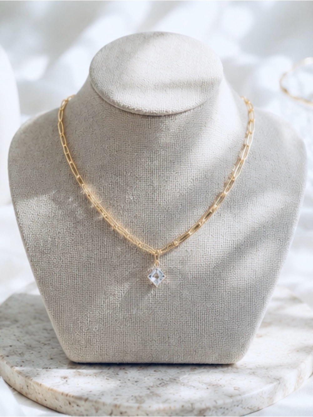 Gold Chain Necklace with Crystal Pendant - Women Jewelry
